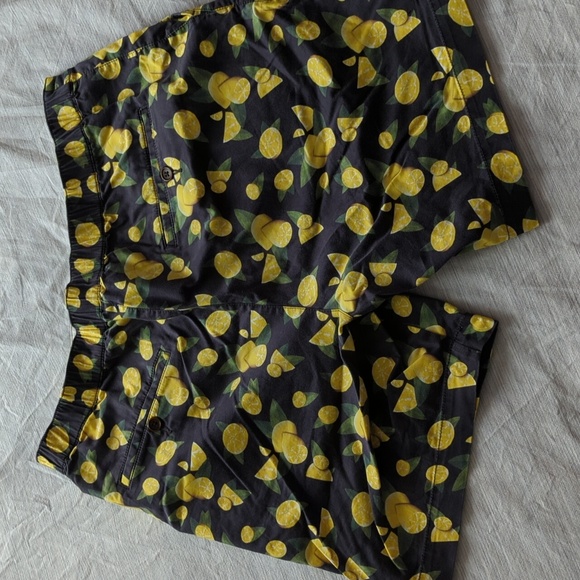 Lemon Print Shorts - Picture 2 of 2